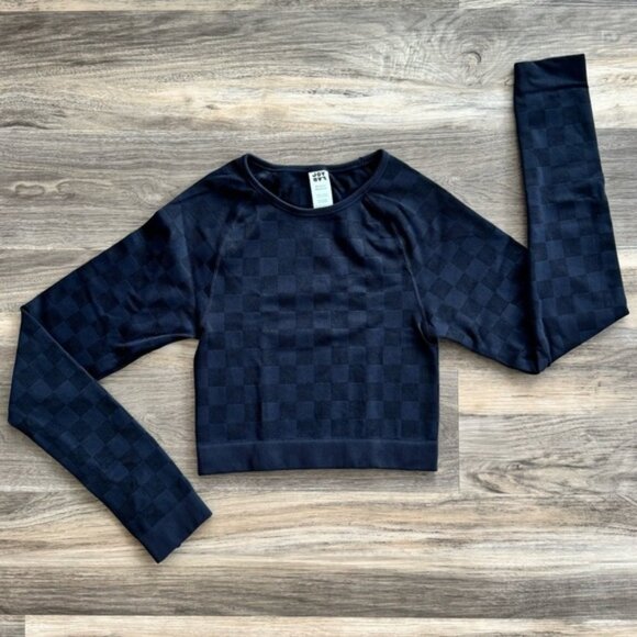 JoyLab | Checkered Long Sleeve Cropped Top - Picture 1 of 3
